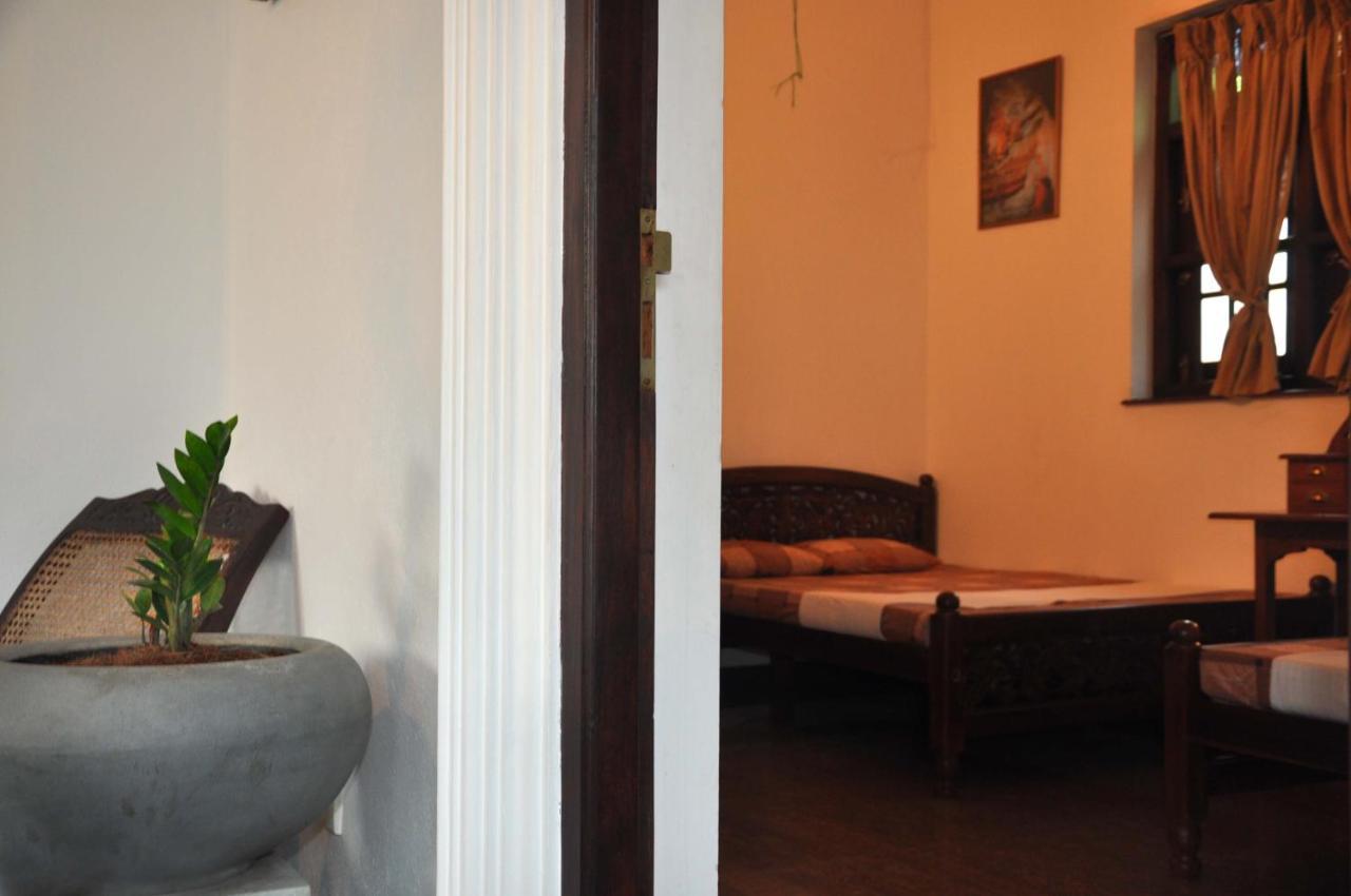 Mama Villa Hikkaduwa Buitenkant foto