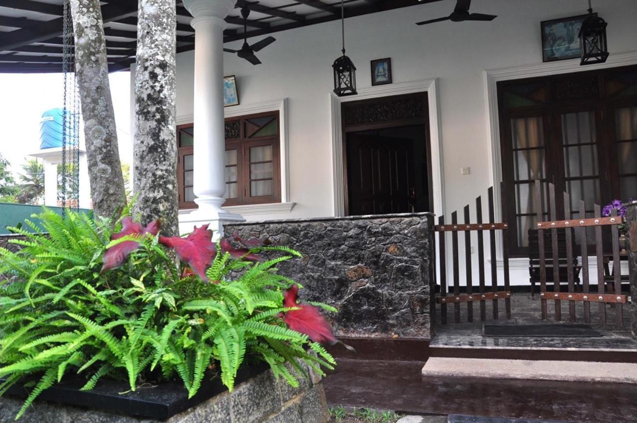 Mama Villa Hikkaduwa Buitenkant foto