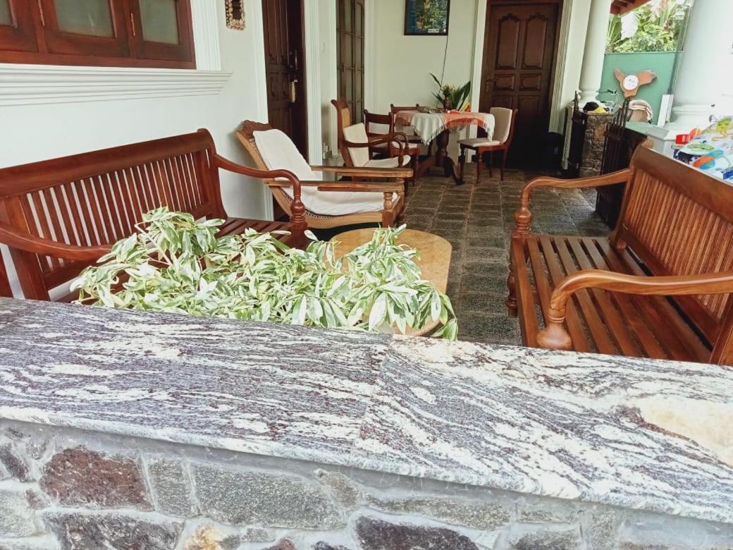 Mama Villa Hikkaduwa Buitenkant foto