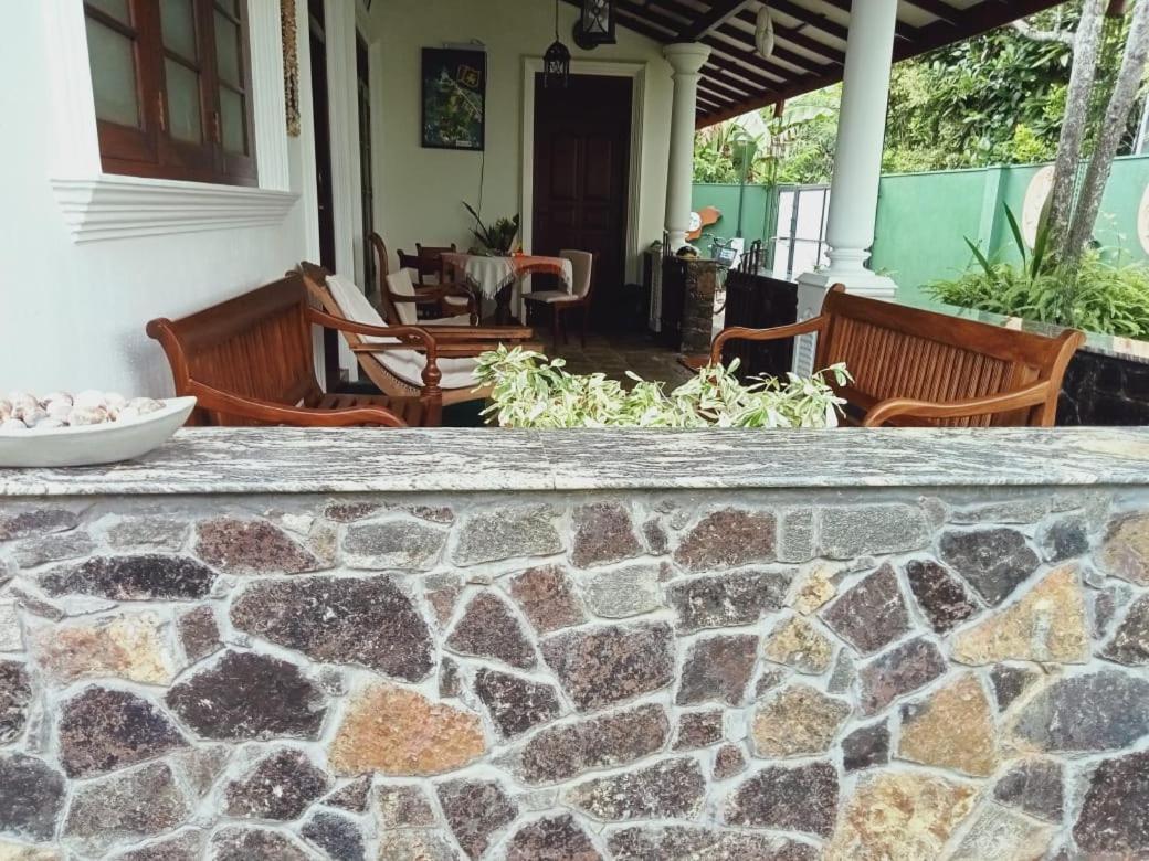 Mama Villa Hikkaduwa Buitenkant foto